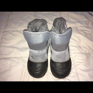 The North Face Alpenglow II little kid 9